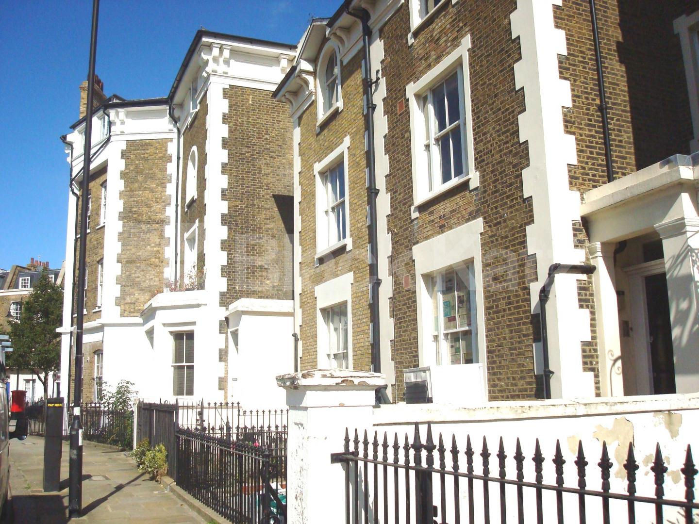 			Must be seen, 3 Bedroom, 1 bath, 1 reception Flat			 Mornington Terrace, CAMDEN